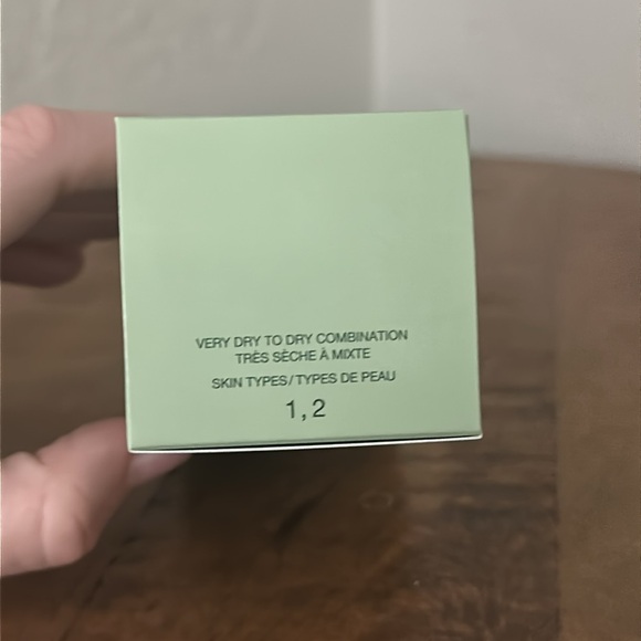 ✨ Clinique Dramatically Different Lotion - Picture 4 of 4